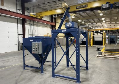 Basic fill station with a power hopper and screw conveyor